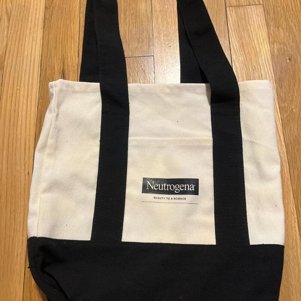 Neutrogena Brand NEW White and BackTote Bag *Brand NEW